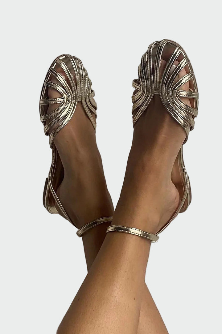 Plokšti sandalai su dirželiais spots