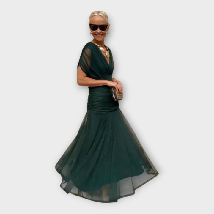 Lengvas Suknelė su Išskirtiniu Dekolte