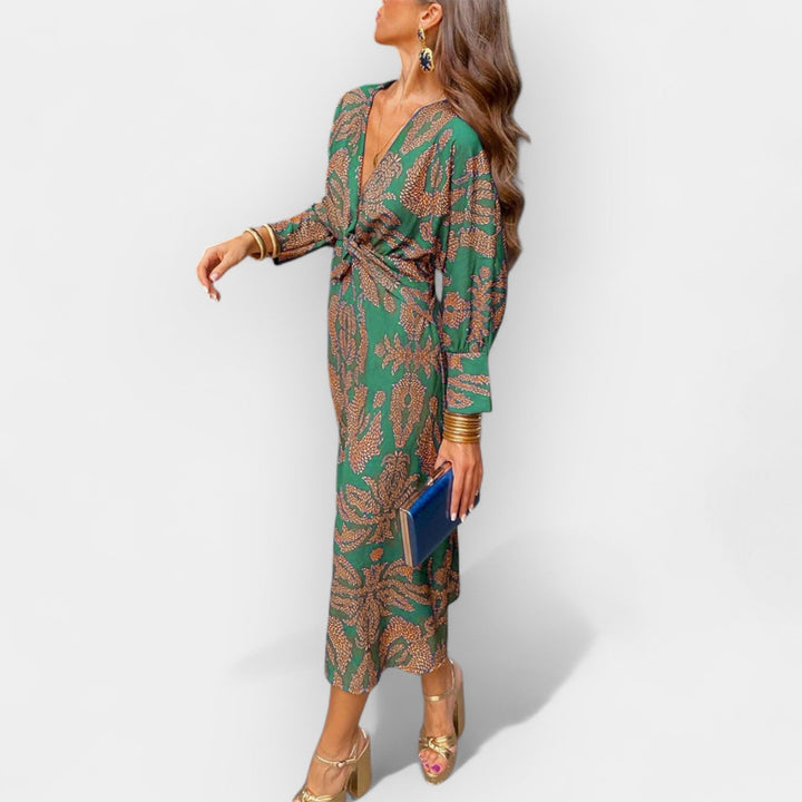 Minimalistinė atlasinė suknelė