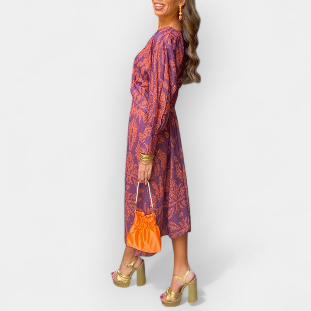 Minimalistinė atlasinė suknelė