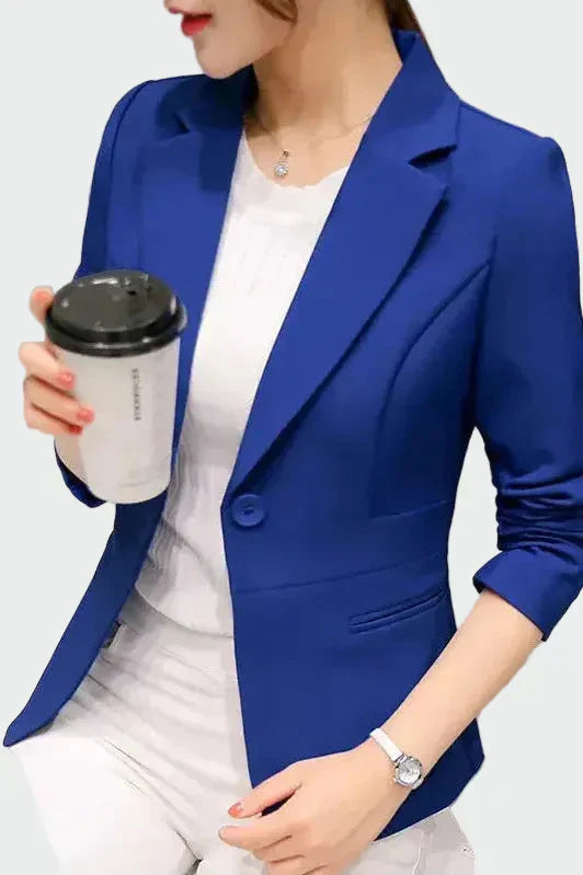 Suknelė idealiai pritaikyta