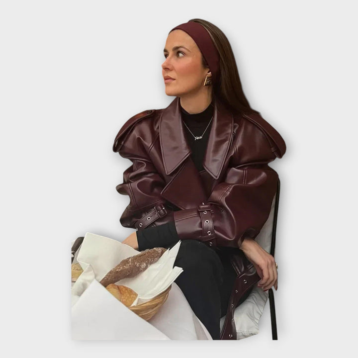 Žiedas - modernių detalių paltos