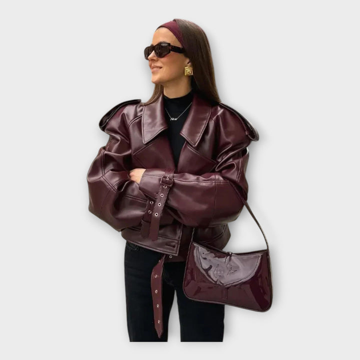 Žiedas - modernių detalių paltos