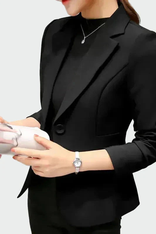 Suknelė idealiai pritaikyta