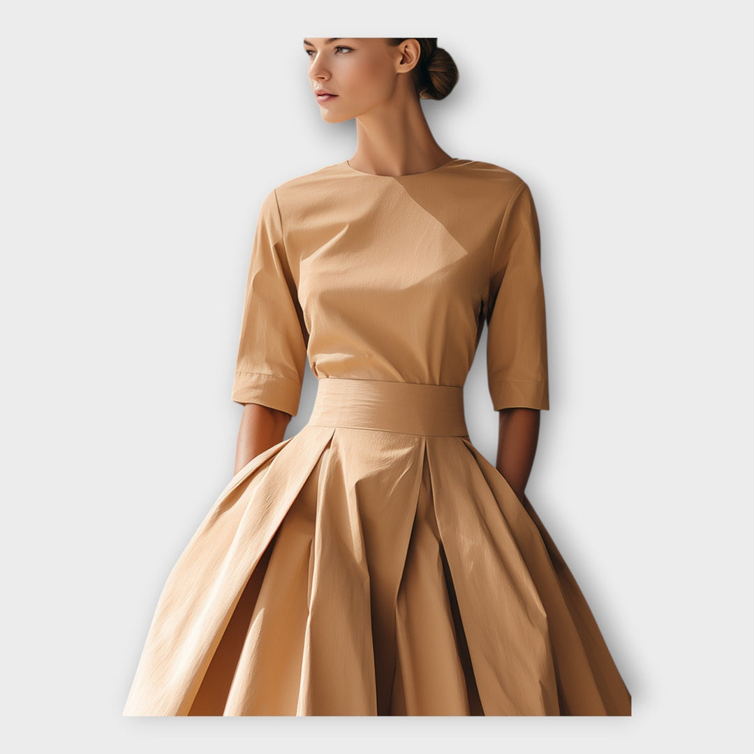 Minimalistinės estetikos midi suknelė