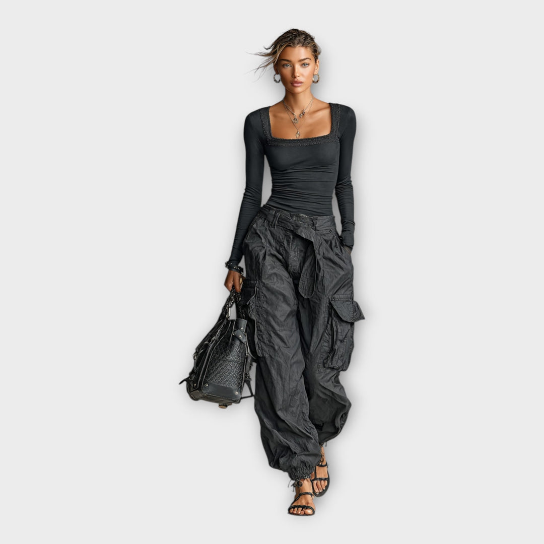 Moderns patogumo kargo kelnės