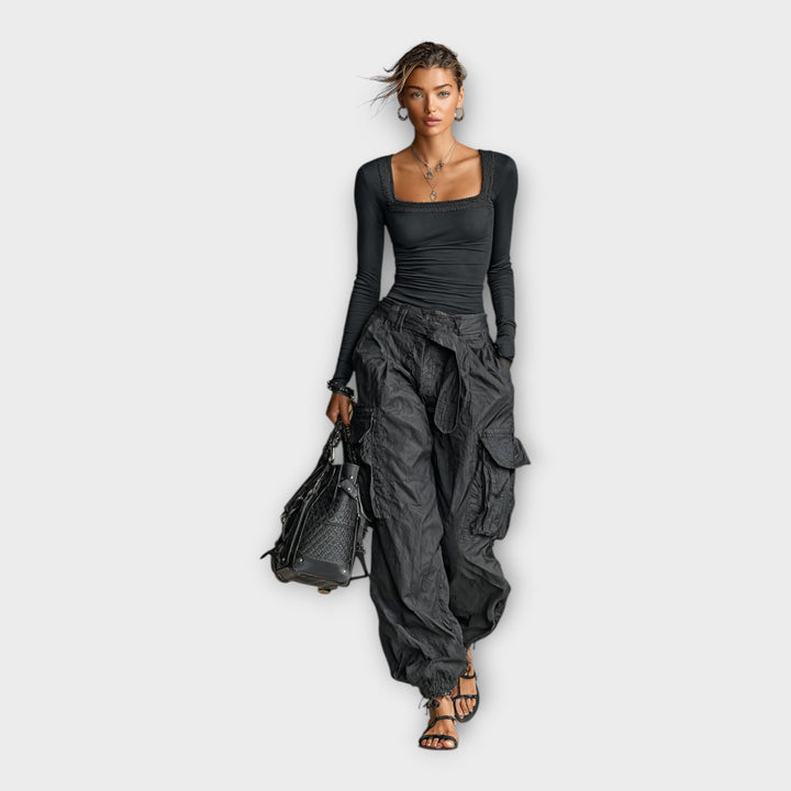 Moderns patogumo kargo kelnės